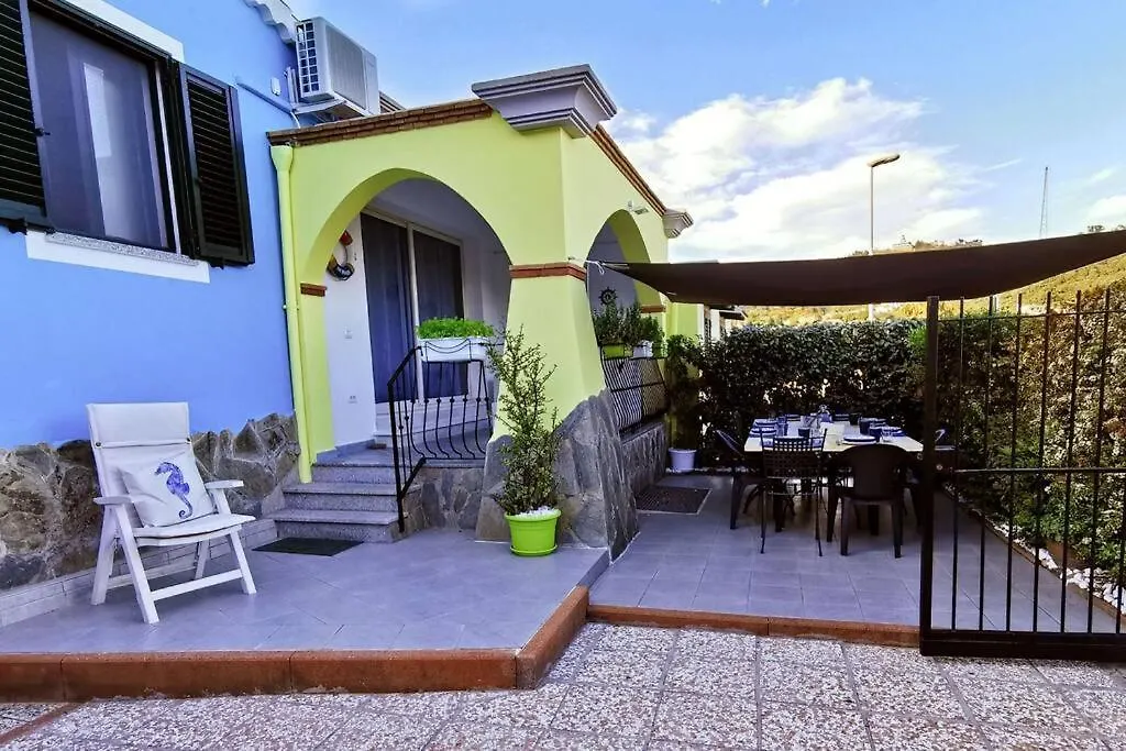 Villetta Il Faro Sul Mare 아르바탁스 펜션